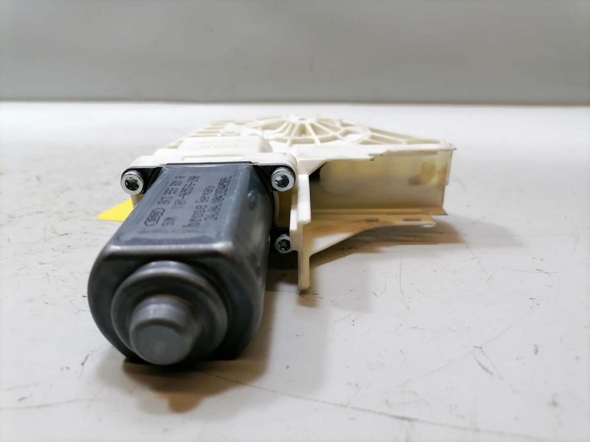Audi A4 8K B8 original Fensterhebermotor vorn links Bj.2010 Audi A4 8K B8 original Fensterhebermotor vorn links Bj.2010